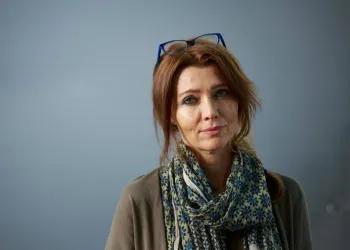Elif Şafak Kimdir? Eserleri, Akademik Kariyeri ve Edebiyattaki Yeri