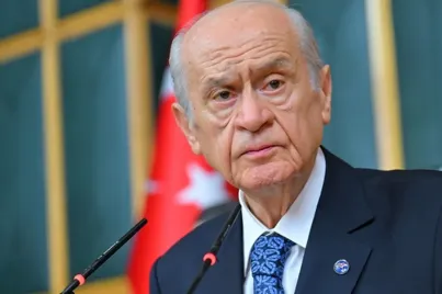 İktisatçıdan Lidere: Devlet Bahçeli'nin Türk Siyasetine Damga Vuran Kariyeri