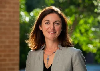 Feryal Özel: Kara Deliklerin Sırrını Çözen Astrofizikçi